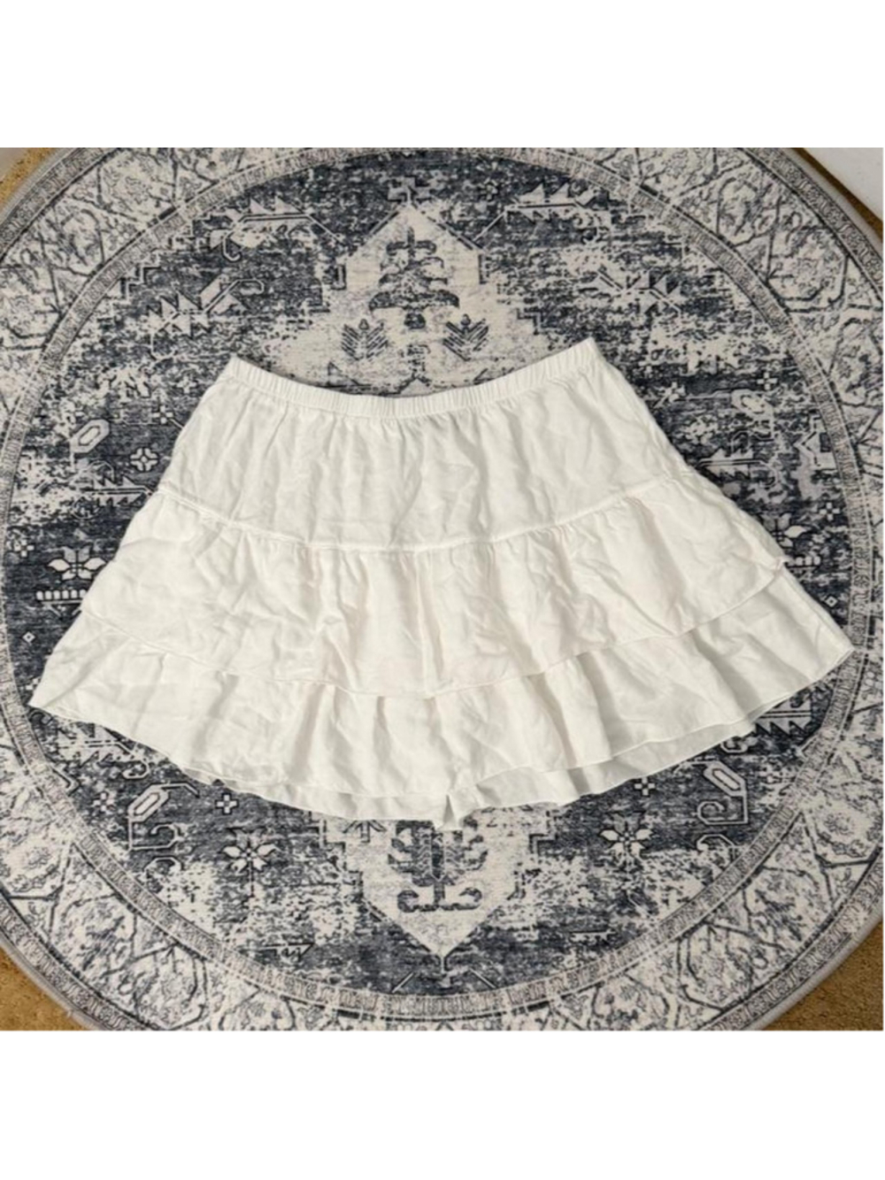 Brandy Melville white mini skirt with ruffles - OS